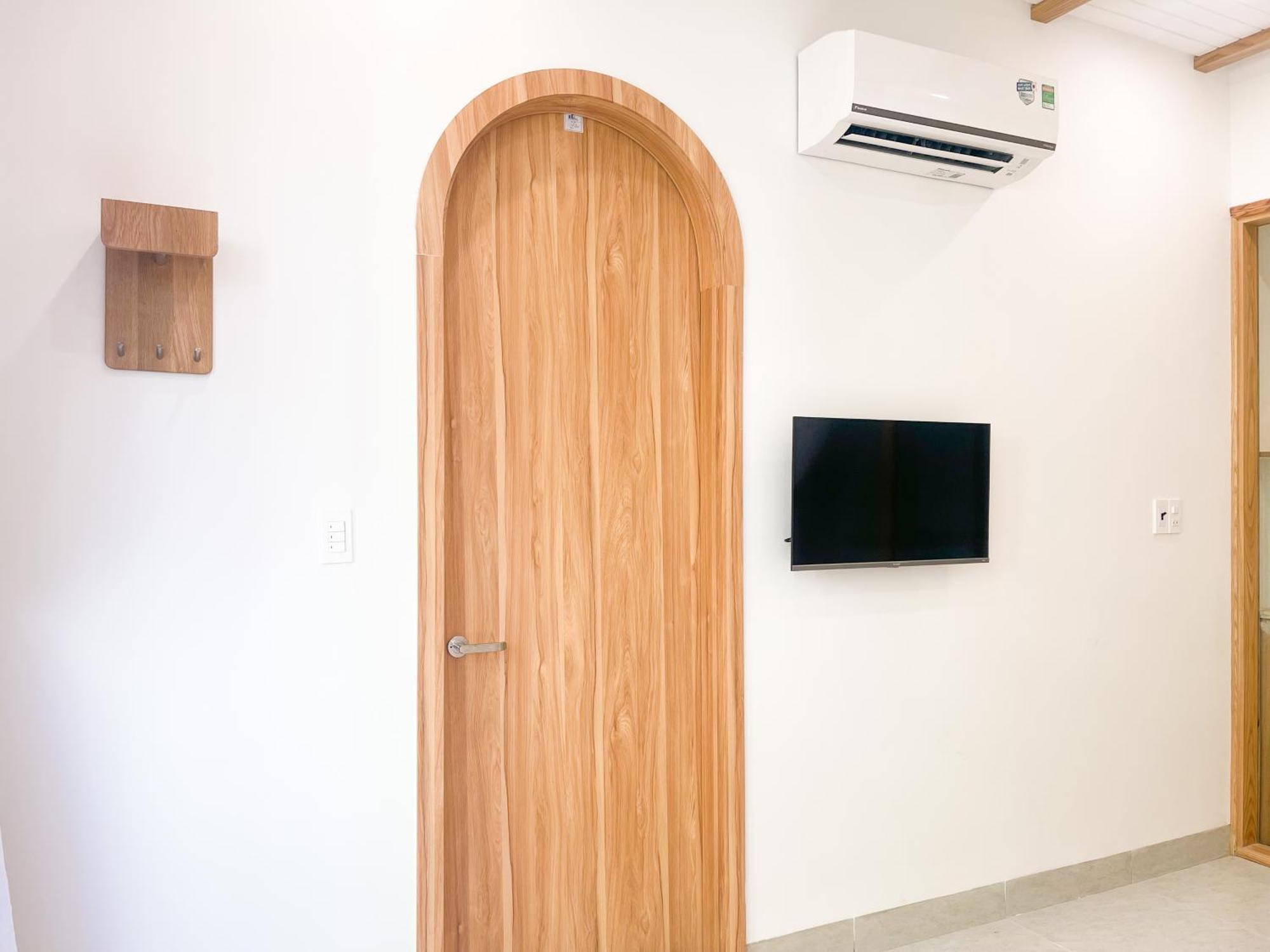 Baphu - 5br - 5 Mins Walk To My Khe * Da Nang