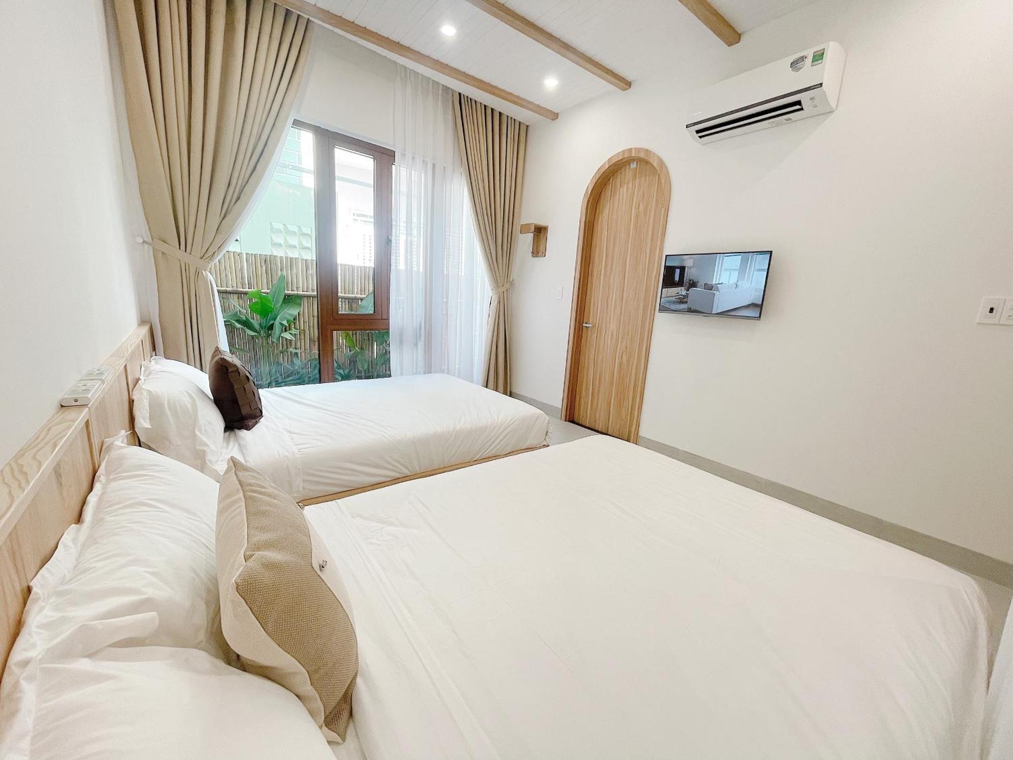 Baphu - 5br - 5 Mins Walk To My Khe * Da Nang