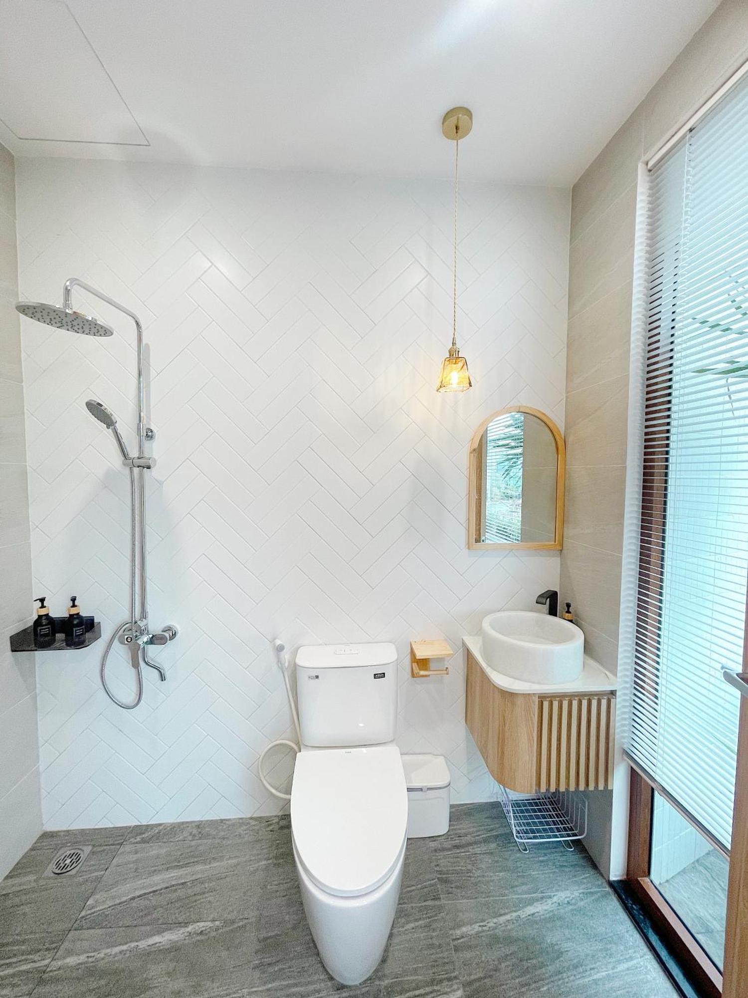 Baphu - 5br - 5 Mins Walk To My Khe * Da Nang